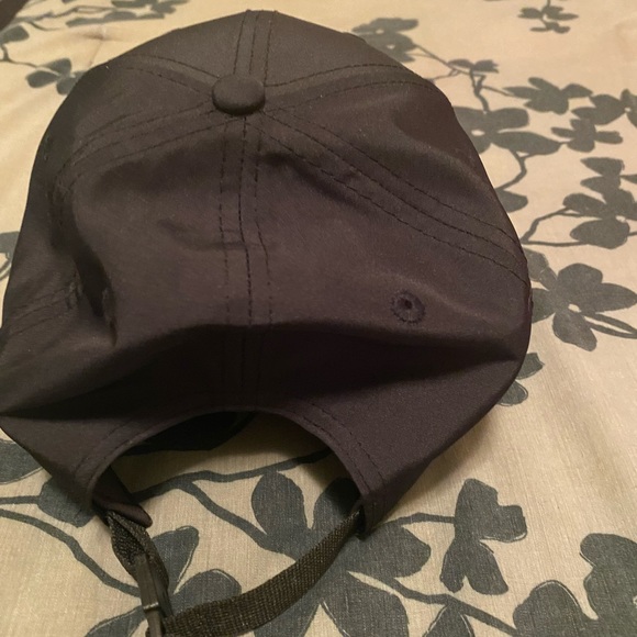 Selling a authentic  NY adjustable fitted hat - Picture 2 of 4